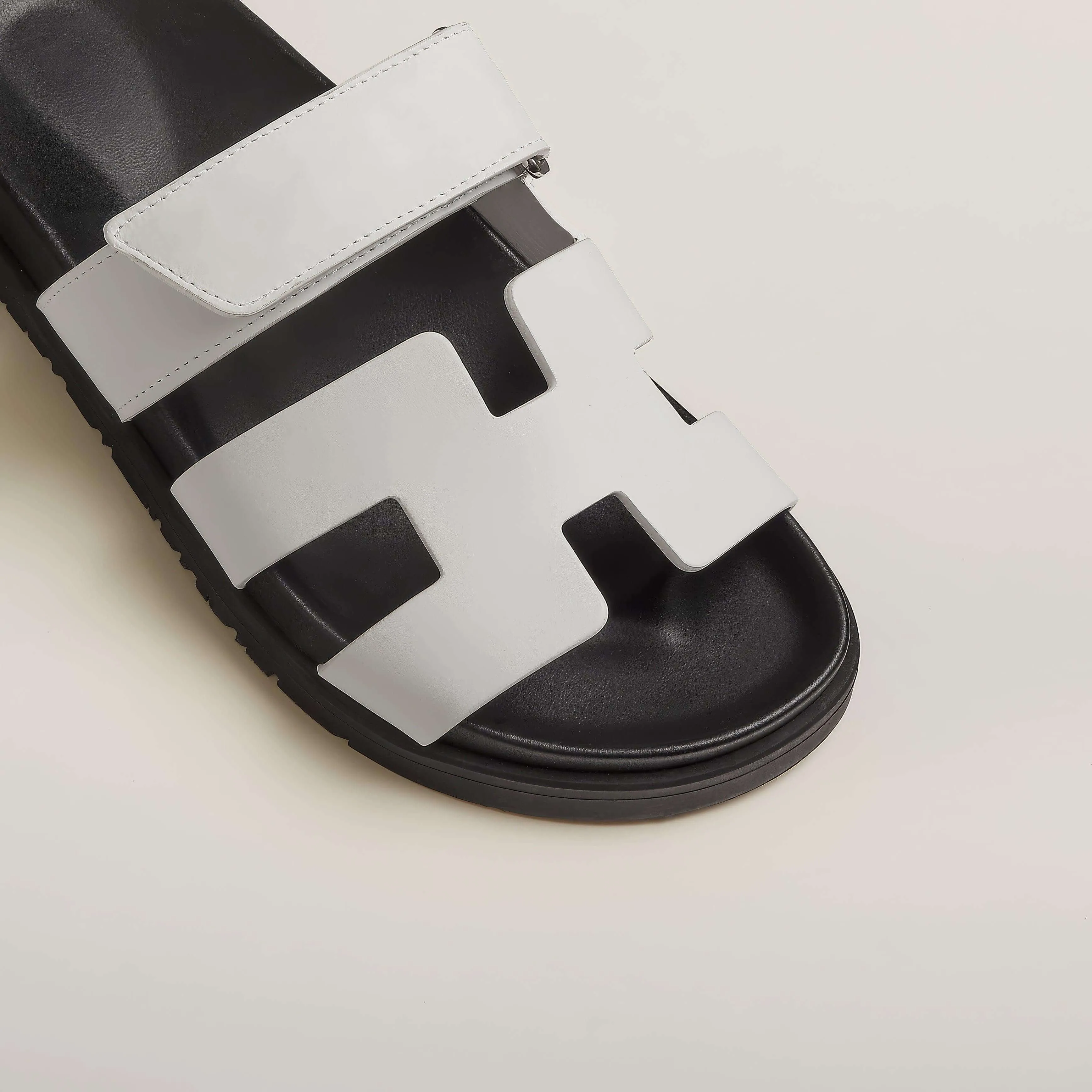 Women's Elegant Strappy Sandals: Chic Summer Footwear
