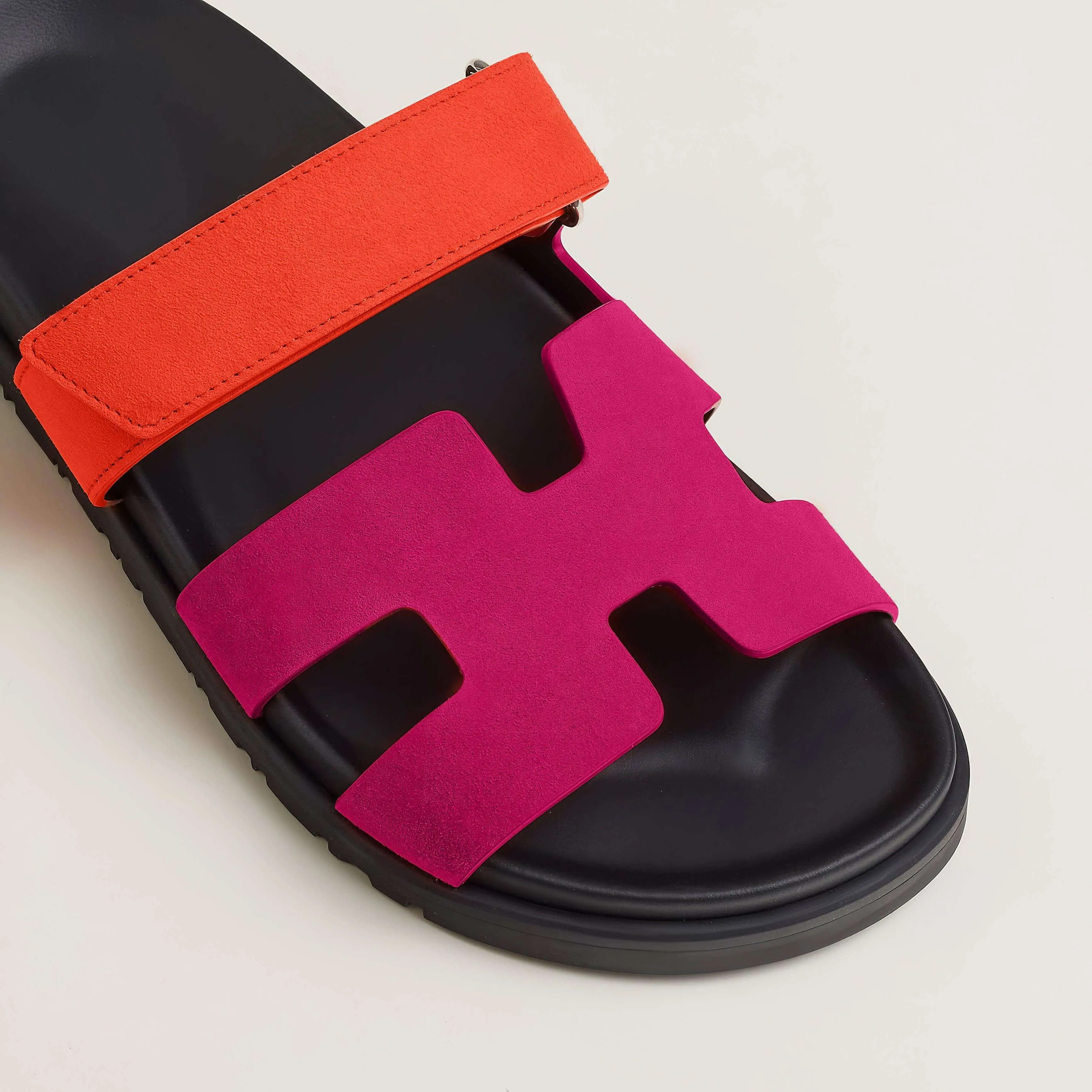 Women's Elegant Strappy Sandals: Chic Summer Footwear