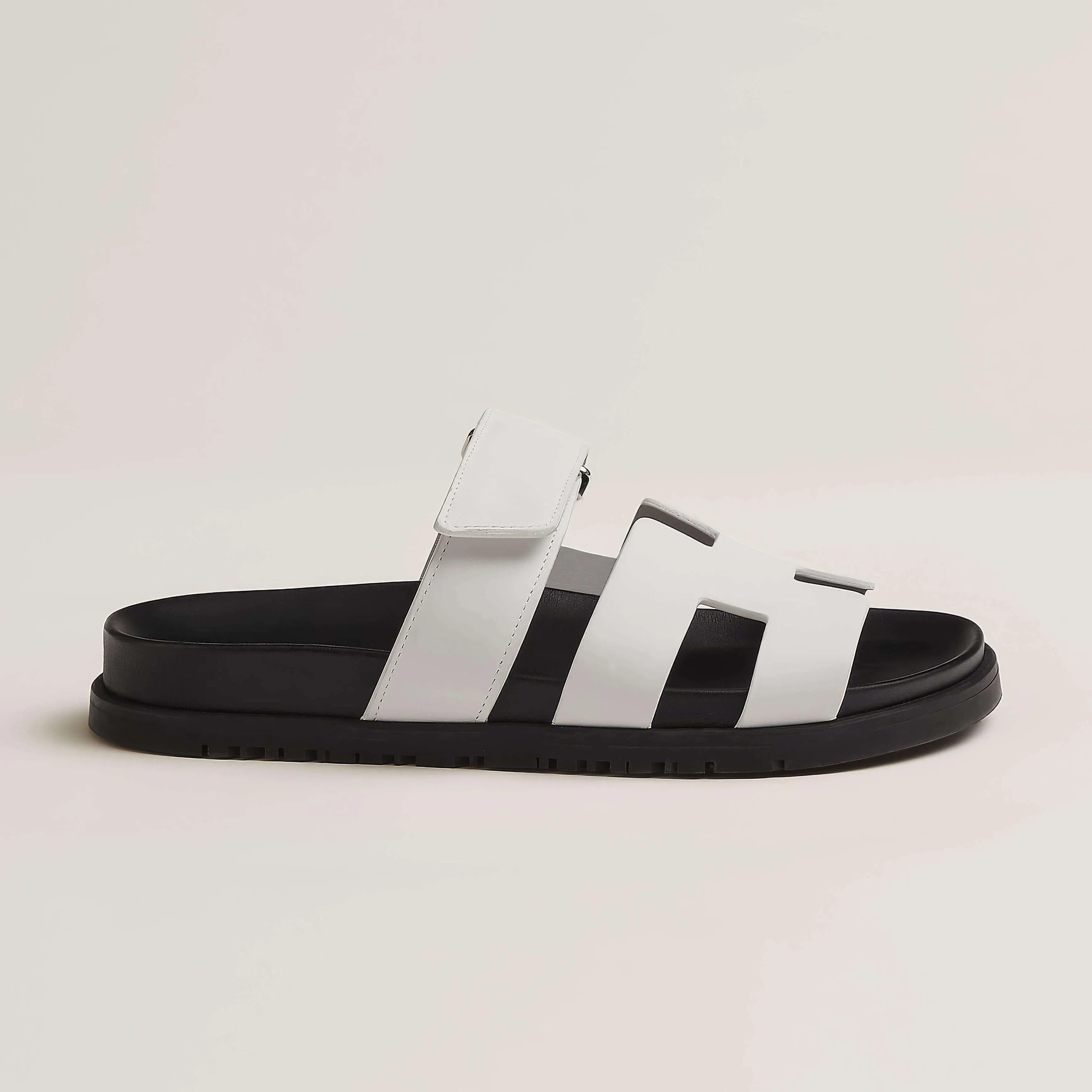 Women's Elegant Strappy Sandals: Chic Summer Footwear