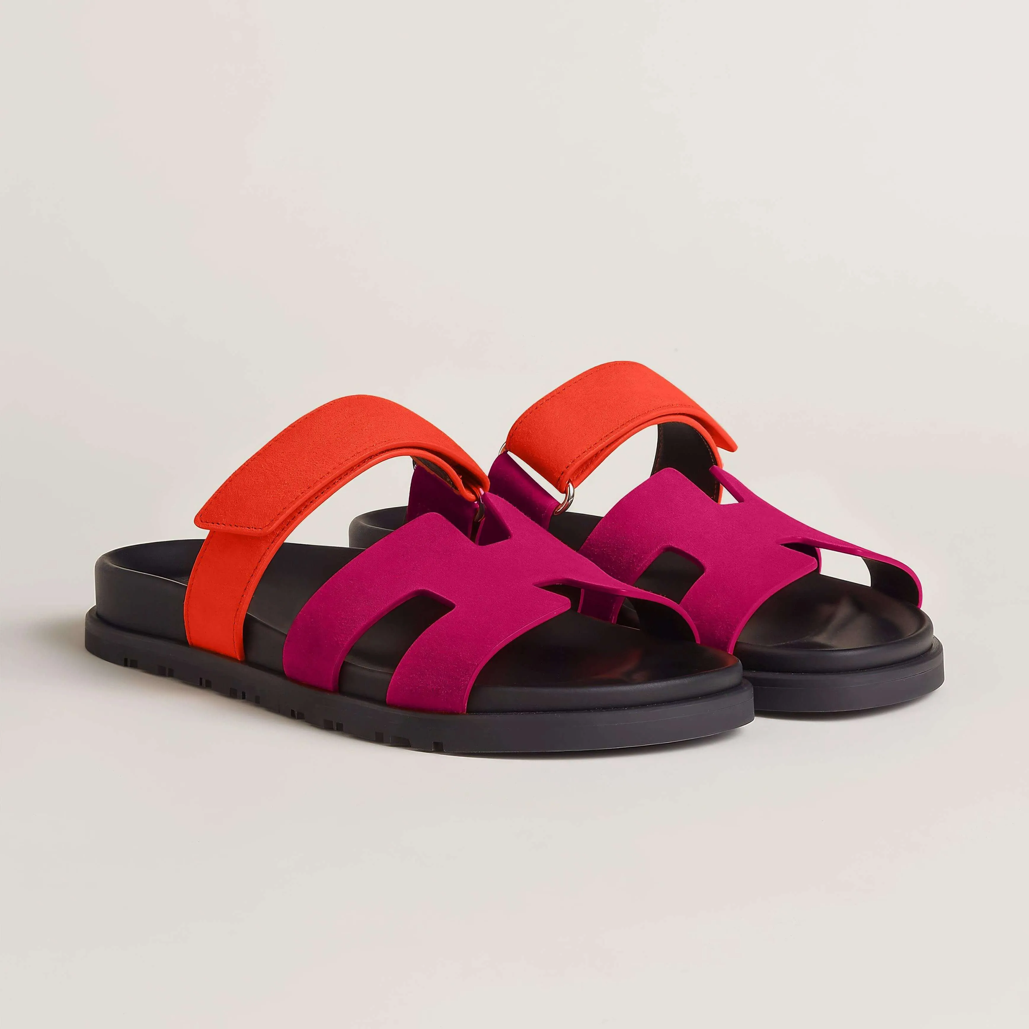 Women's Elegant Strappy Sandals: Chic Summer Footwear