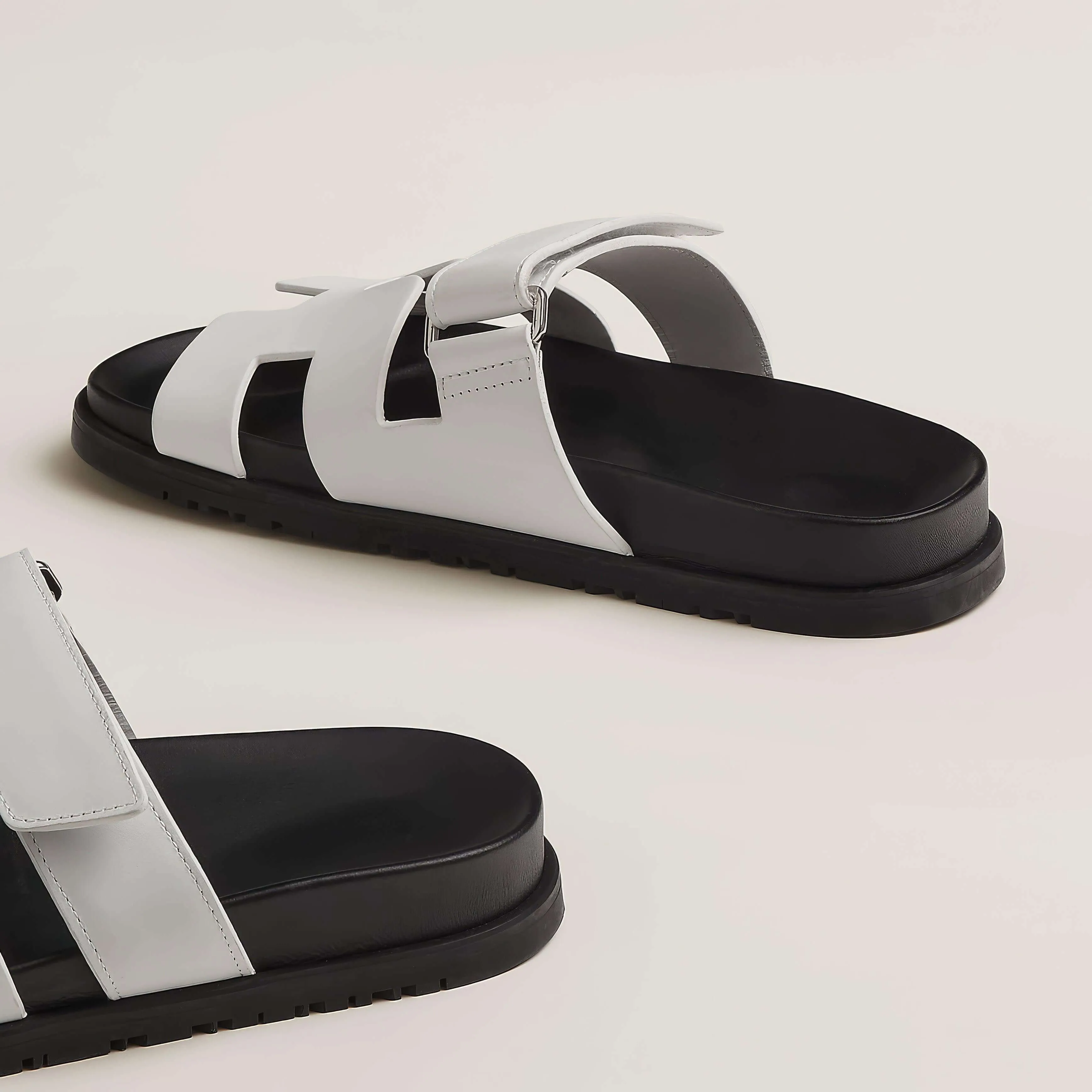 Women's Elegant Strappy Sandals: Chic Summer Footwear